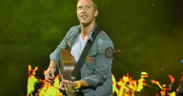  Video  Pauza de concert: Chris Martin trebuie sa o pupe pe Gwyneth Paltrow