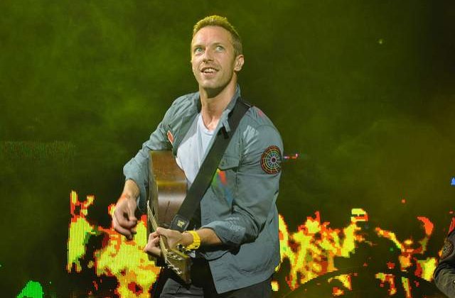 [VIDEO] Pauza de concert: Chris Martin trebuie sa o pupe pe Gwyneth Paltrow