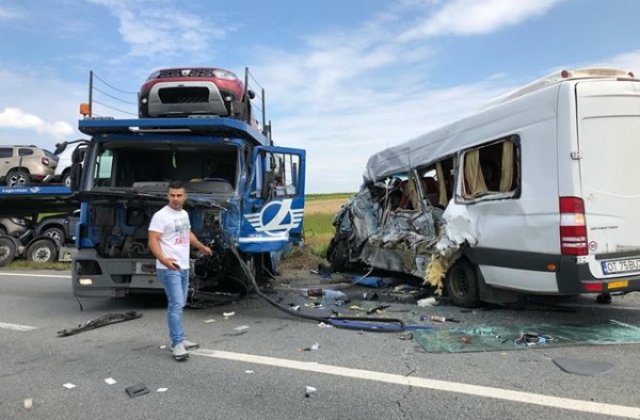 Accident rutier cu 19 victime in judetul Olt. A fost activat planul rosu de interventie