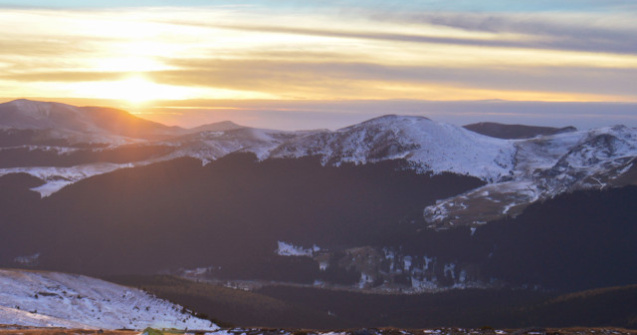 Ninsoare in plina vara, in Muntii Rodnei