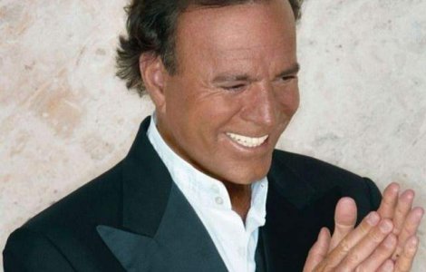 Julio Iglesias, recunoscut de justitia spaniola drept "tatal biologic" al unui barbat de 43 de ani