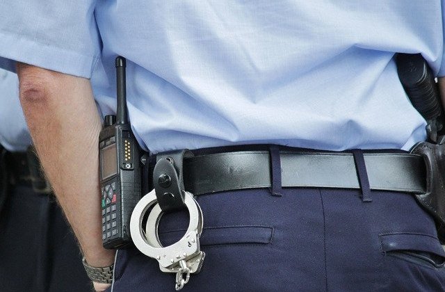 A fost prins un roman in varsta de 27 de ani suspectat ca ar fi ucis o femeie din Marea Britanie/ VIDEO