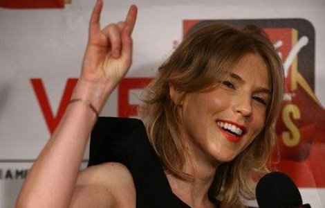 Corina, din nou pe scena