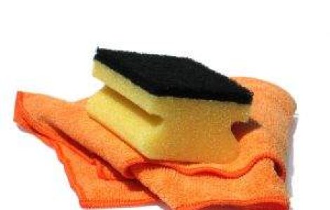 Barbatii care fac curat prin casa sunt mai fericiti