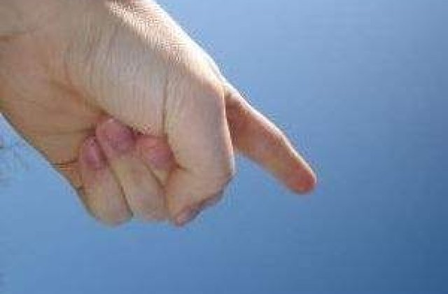 Presa internationala: Ponta isi consolideaza puterea prin epurari bolsevice