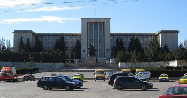 Statia de metrou de la Academia Militara este gata