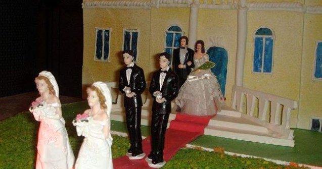 Mama lui Brad Pitt a trimis o scrisoare homofoba la un ziar