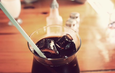 Consumul regulat de bauturi dulci, asociat cu o crestere a riscului de cancer