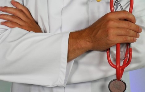 Studiu: Cancerul de vezica urinara, atacat si distrus cu un virus responsabil de raceala