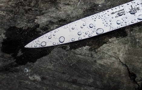 Barbatul care si-a injunghiat fosta iubita si l-a ucis pe fratele acesteia a incercat sa se sinucida in arest