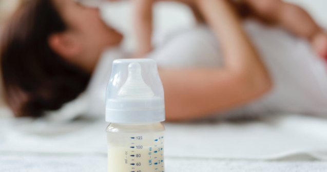 Hranirea la san a bebelusilor ar duce la economisirea unui miliard de dolari in fiecare zi pe plan global