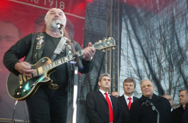 Nicu Covaci spune despre Baniciu ca a incercat &#39;sa sape&#39; trupa Phoenix