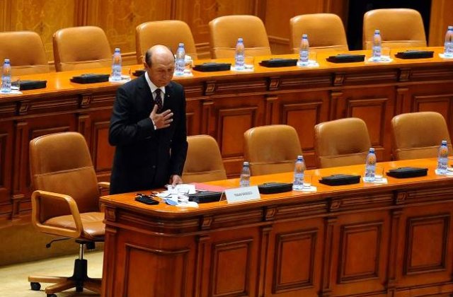 Basescu a fost SUSPENDAT