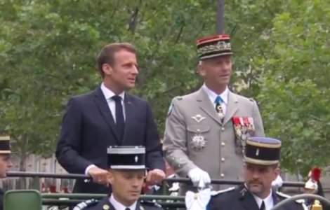 Macron, huiduit de cativa protestatari pe Champs-Elysees, inaintea paradei militare/ VIDEO