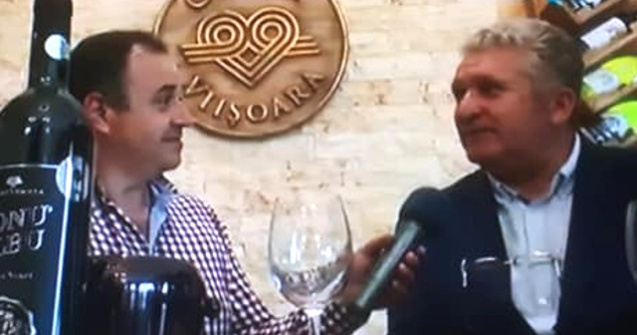 Un producator de vin s-a laudat la "Viata Satului" cu certificatele de virginitate ale angajatelor care zdrobesc strugurii
