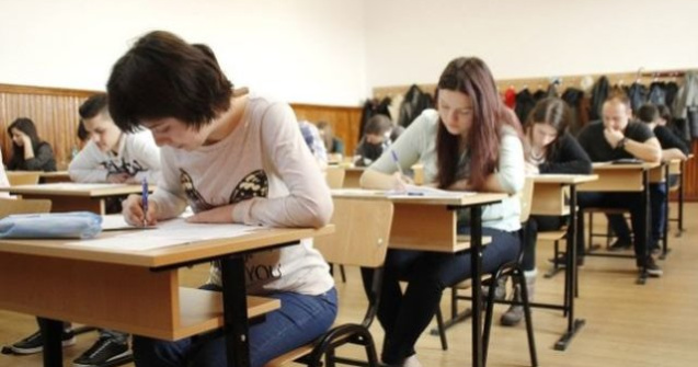 Profesorii care au subevaluat cu peste 1,5 puncte lucrarile la Evaluarea Nationala vor fi sanctionati