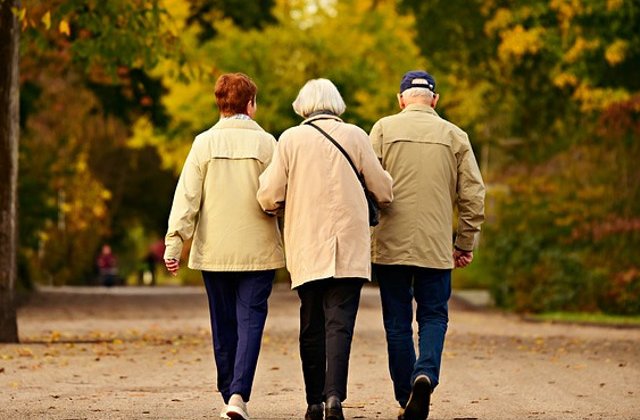 Cum le poti face viata mai frumoasa si mai usoara parintilor pensionari