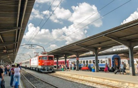 Studentii cer Guvernului oprirea demersurilor care le limiteaza drepturile privind bursele si transportul gratuit cu trenul