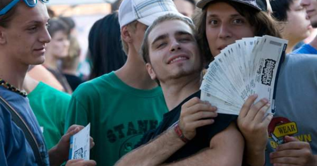 Confirmari noi pentru Peninsula: Emalkay, Zdob si Zdub si Travka