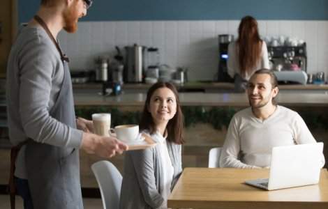  Top  7 obiceiuri nepoliticoase la care sa renunti cand mergi intr-o cafenea