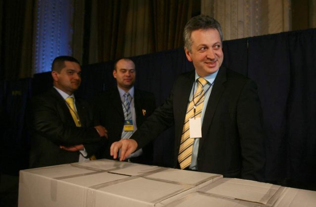 Primarul Iasiului l-ar putea da in judecata pe liberalul Fenechiu, dupa ce acesta l-a facut &#39;tigan&#39;