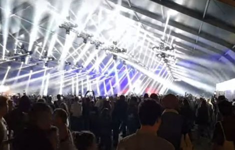 Maneaua lui Adrian Minune s-a auzit si la Electric Castle. Reactia publicului dupa momentul lui Tommy Cash/ VIDEO