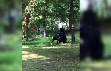 Tatal fetitei de 12 ani atinsa indecent de barbatul mort la spital dupa interventia jandarmilor: Le multumesc, insa oricum trebuie sa-mi duc fata la psiholog