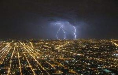 Avertizare: Inceput de saptamana cu furtuni si vijelii