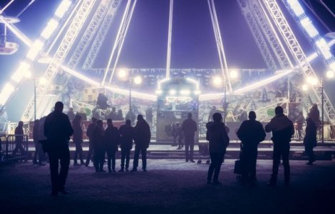 Un barbat a murit dupa ce a cazut dintr-o roata, la un festival