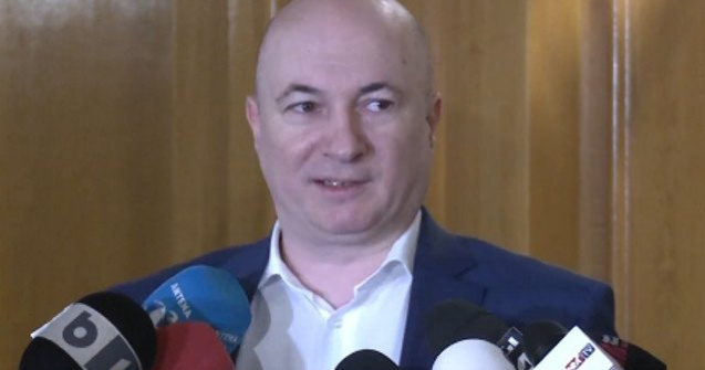 Stefanescu, dupa ce Fifor si Teodorovici ar fi renuntat la candidatura pentru prezidentiale: Manastire intr-un picior, ghici cine ramane in cursa?