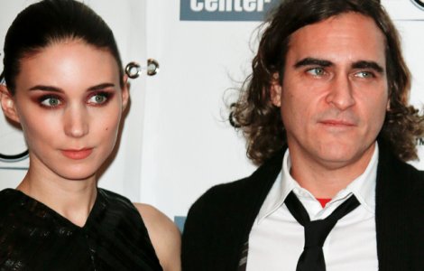 Joaquin Phoenix si Rooney Mara s-au logodit