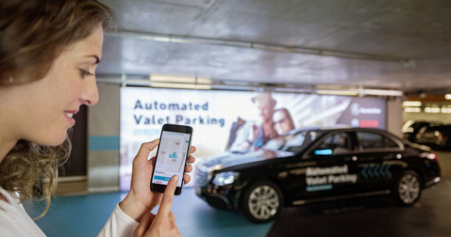Mercedes-Benz a dezvoltat primul sistem de parcare autonoma fara supraveghere umana: tehnologia va fi testata la Stuttgart