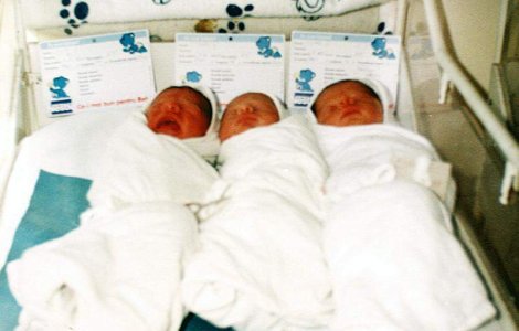 Senatul a decis suplimentarea indemnizatiei pentru copii nascuti in urma sarcinilor multiple