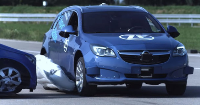 Airbag-urile externe pentru coliziuni laterale vor fi capabile sa anticipeze accidentele: lansarea pe piata ar putea avea loc in 2023