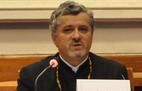 Preotul Vasile Raduca si-a dat demisia din functia de prodecan dupa declaratiile despre viol. El va ramane in continuare profesor