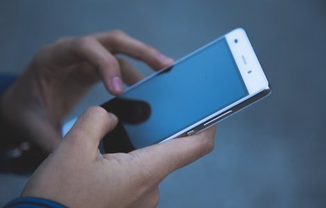 Telefoane resigilate: reduceri mari pentru produse ca noi