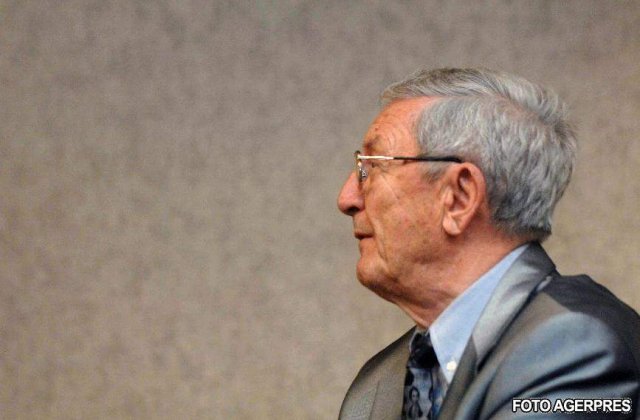 Fostul general Victor Stanculescu, condamnat in dosarul Revolutiei, va fi eliberat un an pe motive medicale