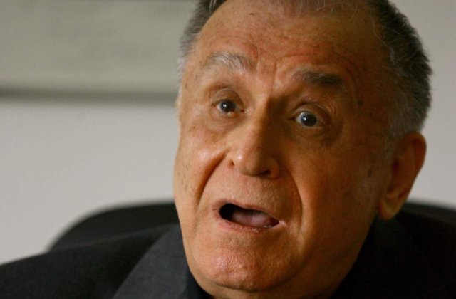 Iliescu: Basescu e neserios