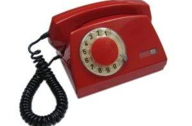 Cine ii "tuneaza" telefoanele lui Basescu?
