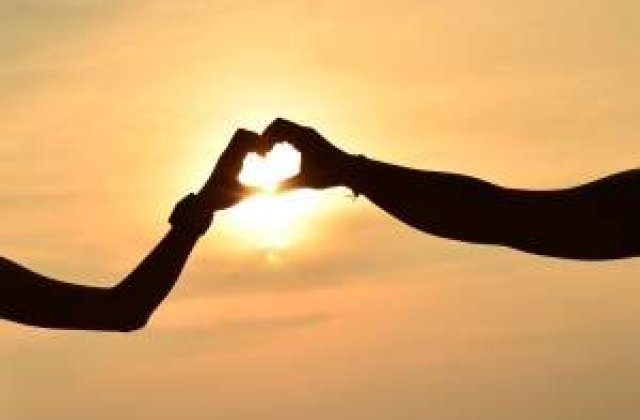 Robert Pattinson si Kristen Stewart s-au mutat impreuna