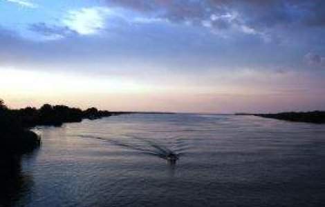 "Flacara Democratiei", aruncata in Dunare