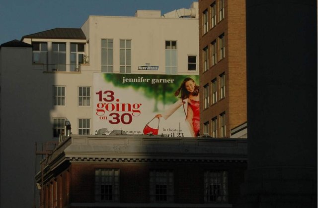 Spatiile publice pentru reclame ar putea fi scoase la licitatie de Consiliul General al Capitalei