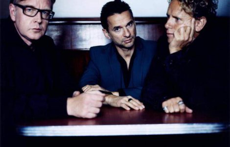 Solistul de la Depeche Mode a fost dus la spital, formatia si-a anulat concertul de la Atena