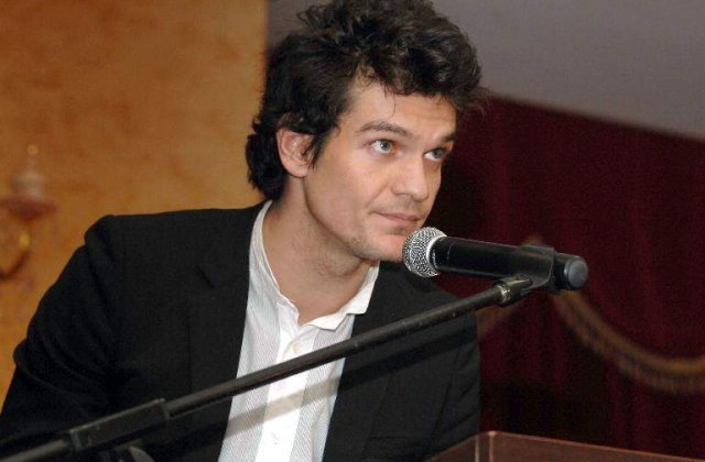 'Chirila in licee', campania lui Tudor pentru adolescenti