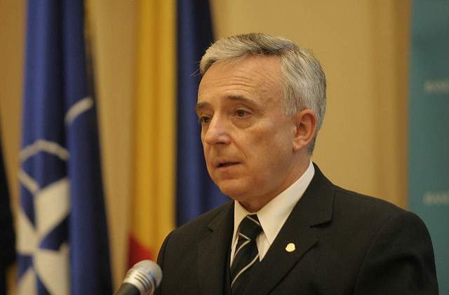 Mugur Isarescu: In Romania, supravietuiesti numai prin EVAZIUNE FISCALA