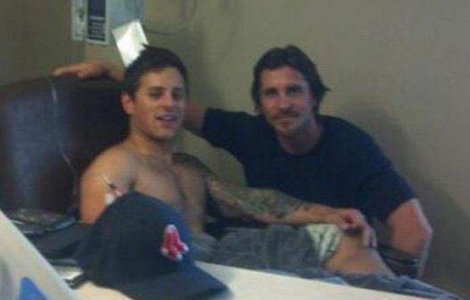 Christian Bale a vizitat victimele atacului din Colorado