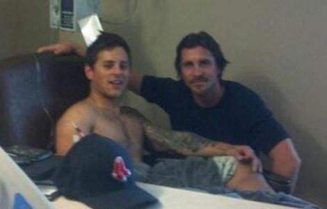 Christian Bale a vizitat victimele atacului din Colorado