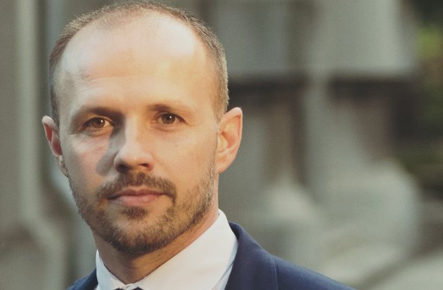 Membru CNA, despre angajatii de la stat: Zac pe niste locuri de munca, le tin ocupate si asteapta sa treaca luna ca sa vina ziua de salariu