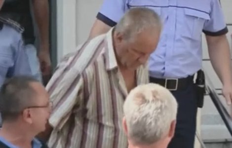 Gheorghe Dinca a cerut ingrijiri medicale pentru ca anchetatorii l-ar fi lovit cu picioarele cand a fost imobilizat