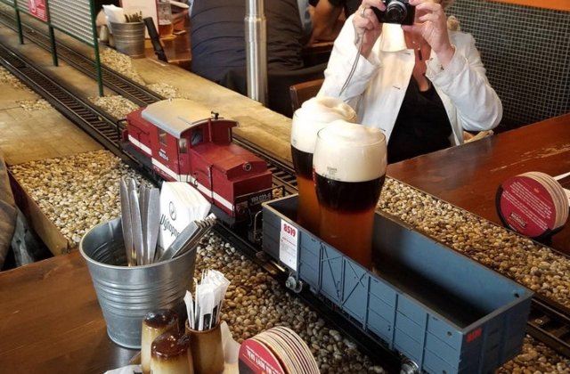 Servicii originale pentru clienti: 10+ fotografii care demonstreaza inventivitatea patronilor de restaurante